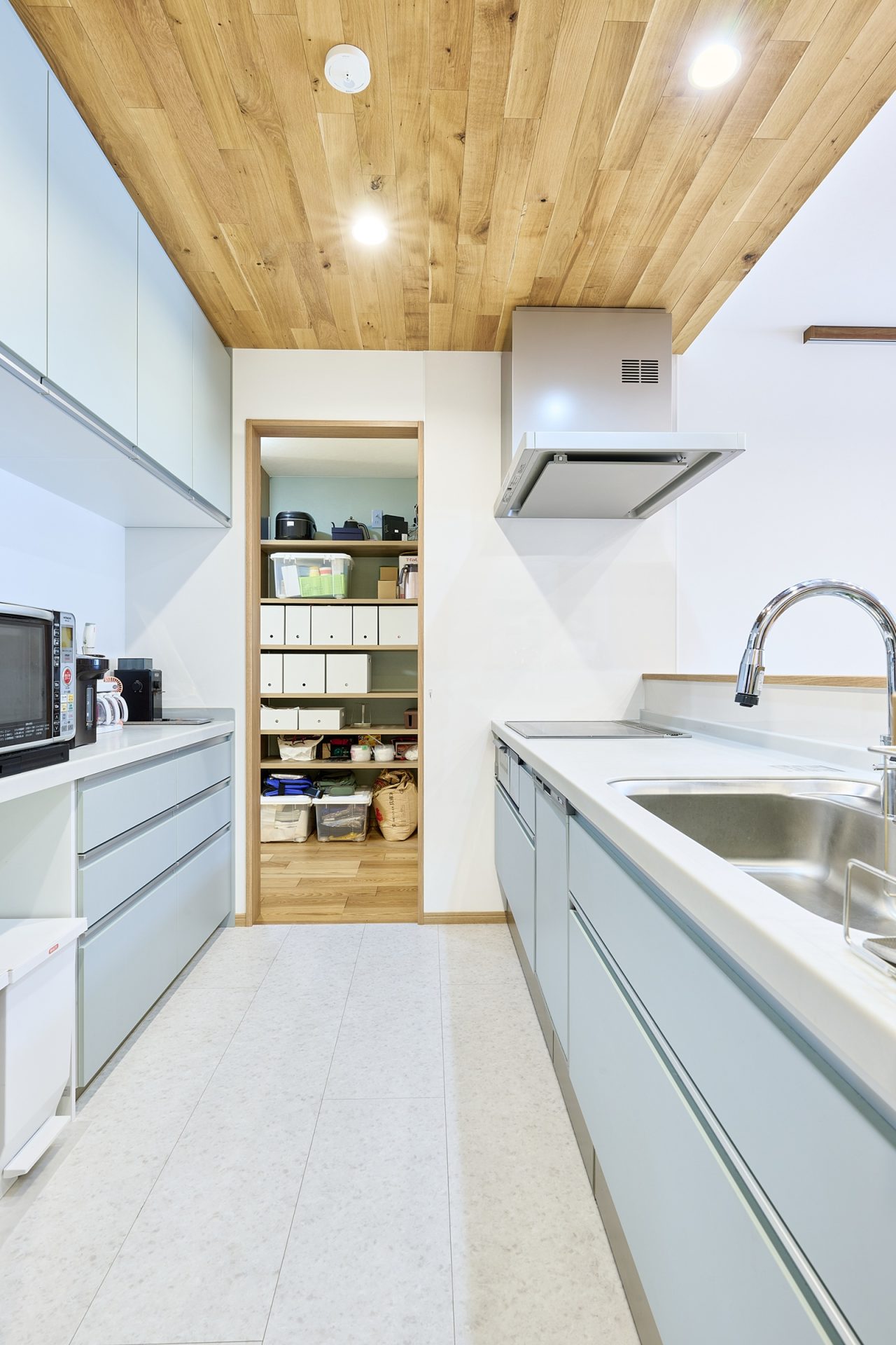 家族の笑顔を生む大屋根の”平屋風”住宅06